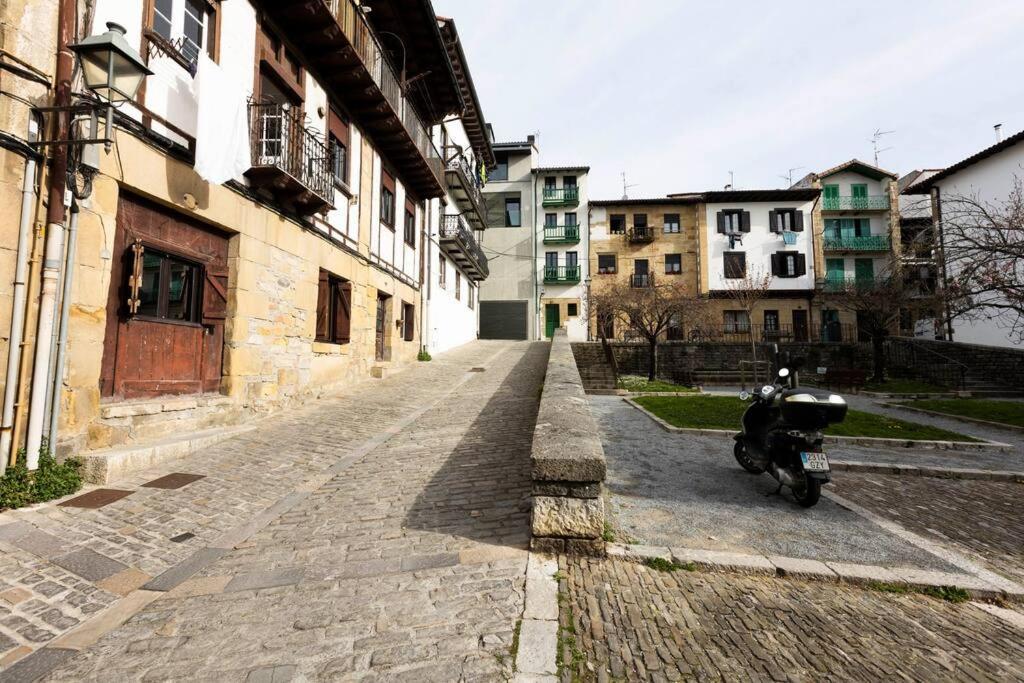 Appartamento Sorgin-Etxe. Basquenjoy Hondarribia Esterno foto